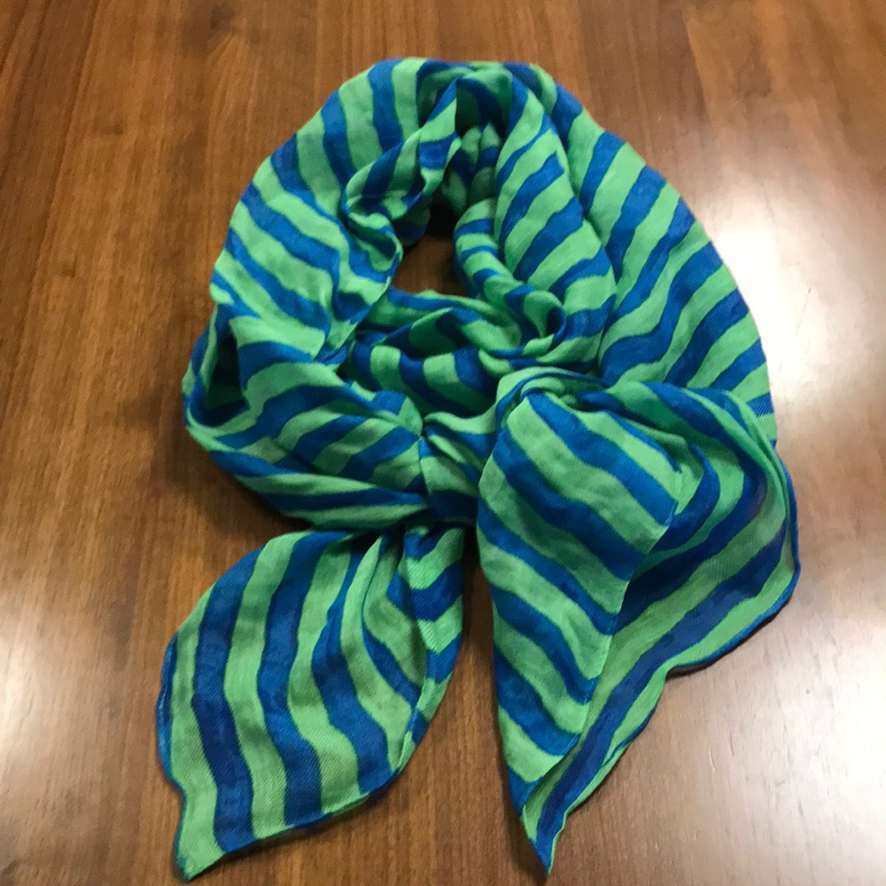 Strip scarf